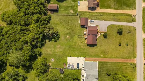 710 Shute Ln, Hendersonville, TN 37075