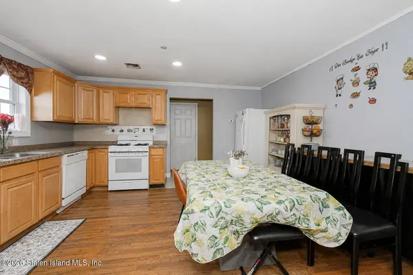 551 Van Duzer ST, Staten Island, NY 10304