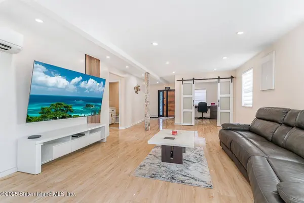 127 Ridgecrest AVE, Staten Island, NY 10312