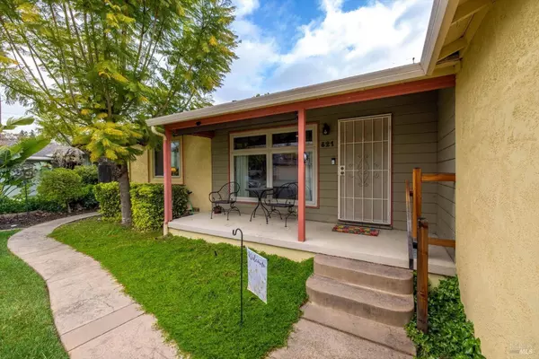 821 Camellia WAY, Vacaville, CA 95688