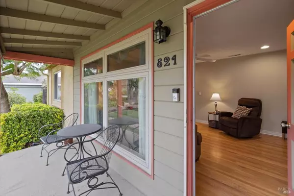 821 Camellia WAY, Vacaville, CA 95688