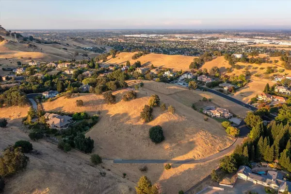 1030 Mulberry CT, Vacaville, CA 95688