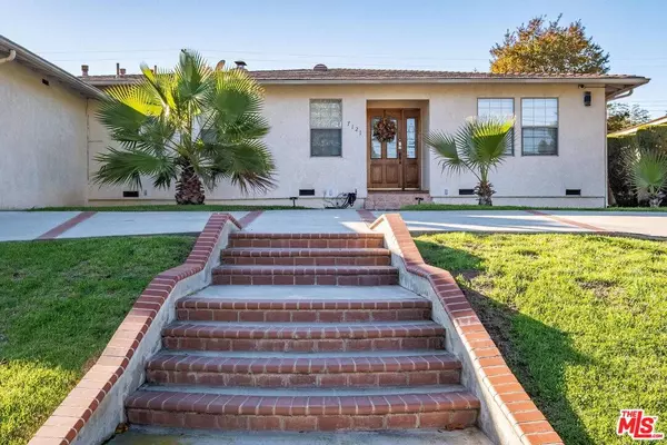 7121 Arizona Ave, Los Angeles, CA 90045