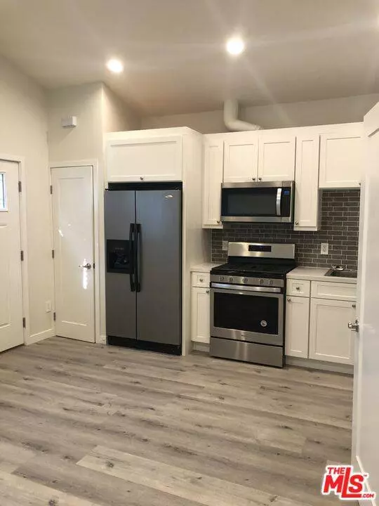 6140 W 74th St, Los Angeles, CA 90045