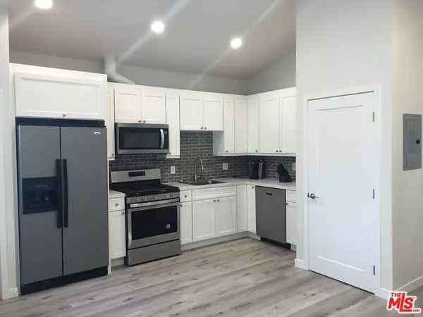 6140 W 74th St, Los Angeles, CA 90045