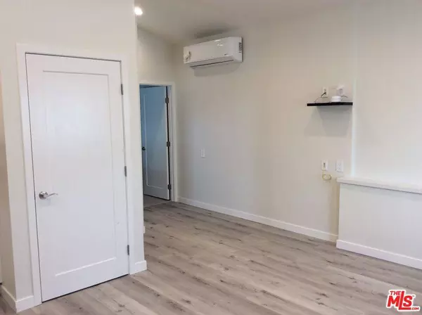 6140 W 74th St, Los Angeles, CA 90045