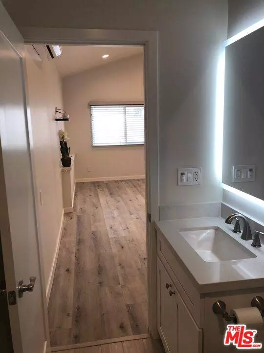 6140 W 74th St, Los Angeles, CA 90045