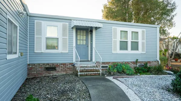 212 Julie PL, Napa, CA 94558