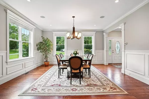 23 Lamplighter Dr, Shrewsbury, MA 01545