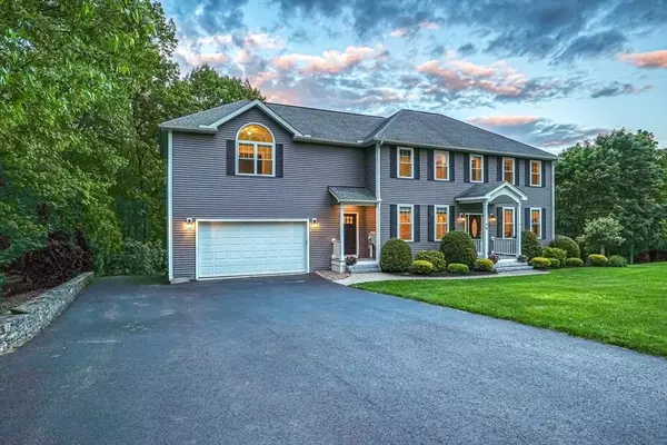 23 Lamplighter Dr, Shrewsbury, MA 01545