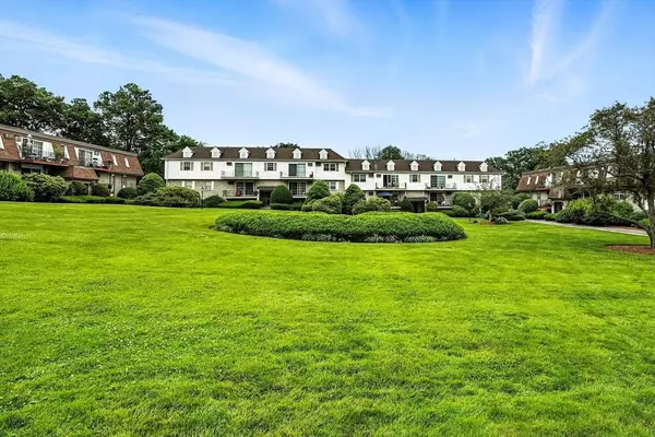 18 Williamsburg Ct #12, Shrewsbury, MA 01545