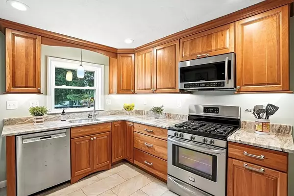 10 Captain Eager Dr, Northborough, MA 01532