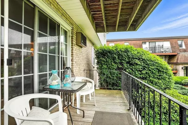 18 Williamsburg Ct #12, Shrewsbury, MA 01545