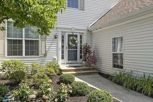 28 Brook Ln #28, Berlin, MA 01503