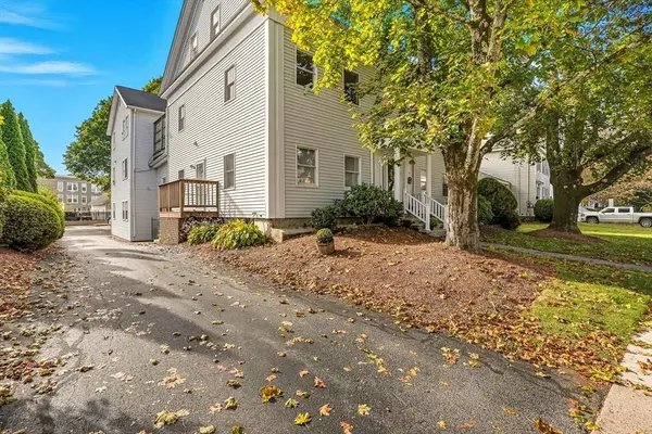 14 Grove St #3, Westborough, MA 01581