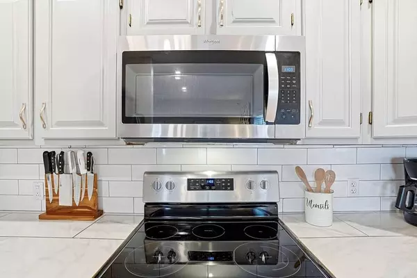 14 Grove St #2, Westborough, MA 01581