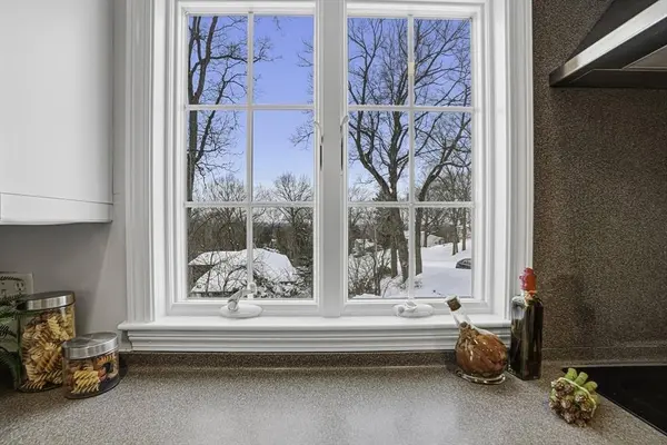 37 Oneil Dr, Westborough, MA 01581