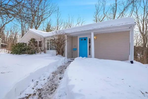 37 Oneil Dr, Westborough, MA 01581