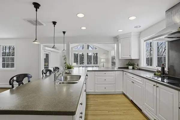 37 Oneil Dr, Westborough, MA 01581