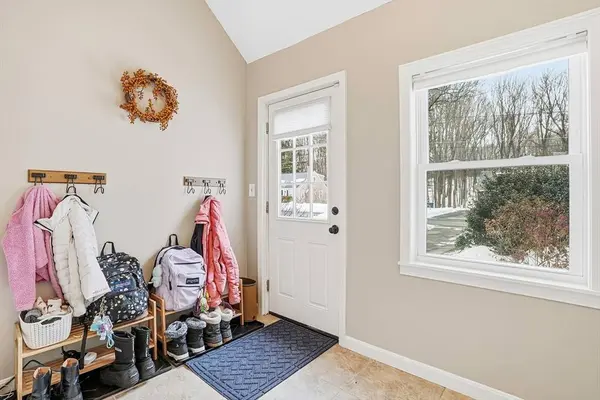 17 Walker St, Westborough, MA 01581