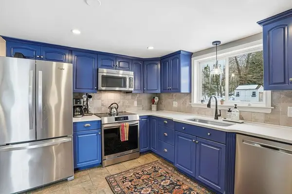 17 Walker St, Westborough, MA 01581