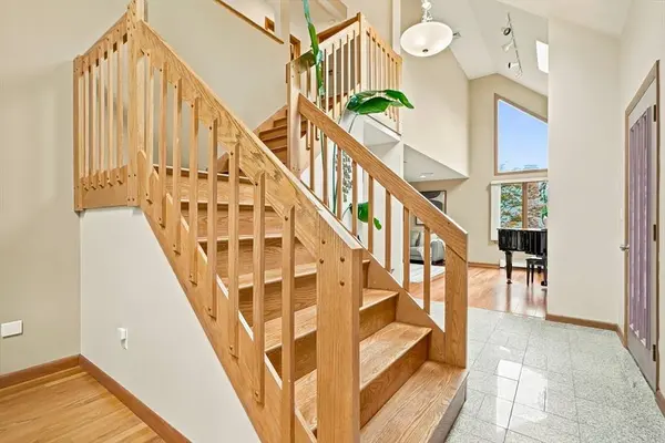 61 Beverly Hill Dr, Shrewsbury, MA 01545