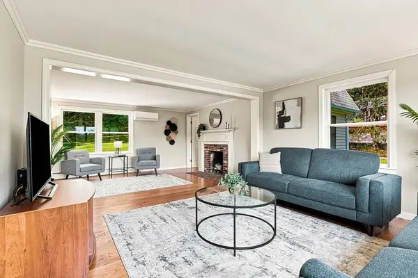 97 Lee St, West Boylston, MA 01583