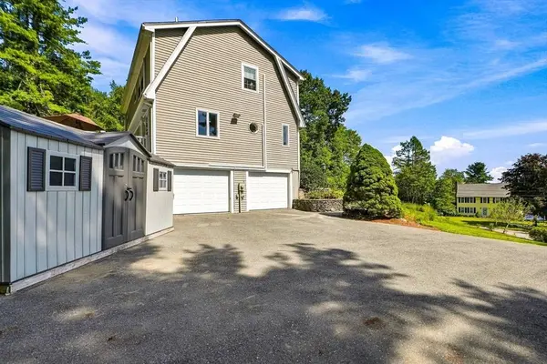 97 Lee St, West Boylston, MA 01583