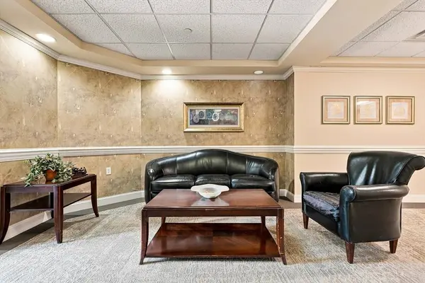 2201 Briarwood Vlg #2201, Clinton, MA 01510