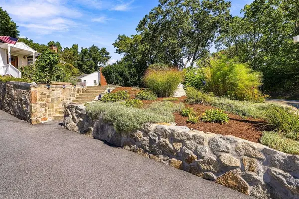 218 Myrtle St, Ashland, MA 01721