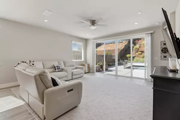 1280 Seneca CIR, El Dorado Hills, CA 95762