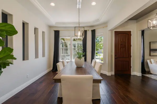 5048 Stroman LN, Sacramento, CA 95835
