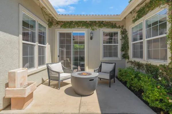 5048 Stroman LN, Sacramento, CA 95835