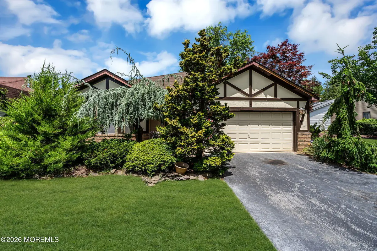 4 Hampton Dr, Marlboro, NJ 07746-1774