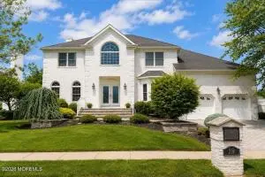 19 Bloomfield Rd, Manalapan Twp, NJ 07726-7907
