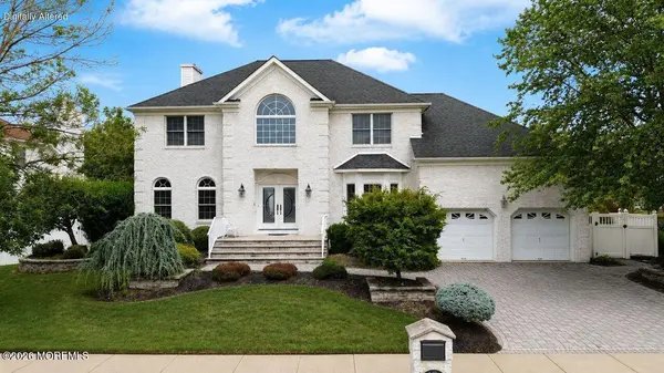 19 Bloomfield Rd, Manalapan Twp, NJ 07726-7907