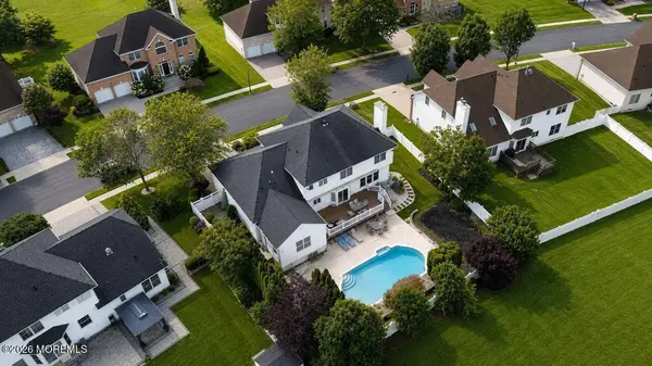 19 Bloomfield Rd, Manalapan Twp, NJ 07726-7907