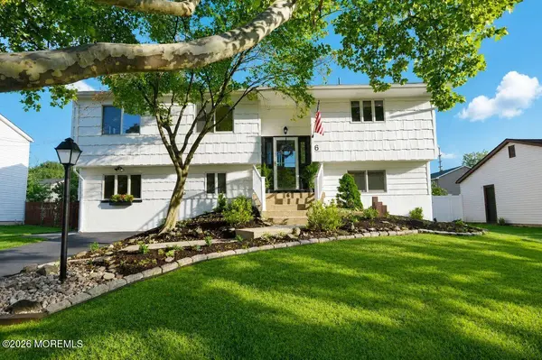 6 Ennis Dr, Hazlet, NJ 07730-1108