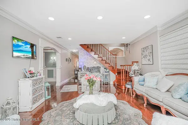 63 Finlay AVE, Staten Island, NY 10309