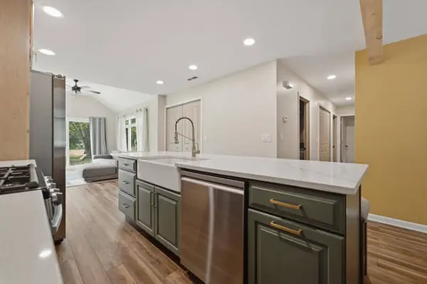 10852 N 100, Wheatfield, IN 46392