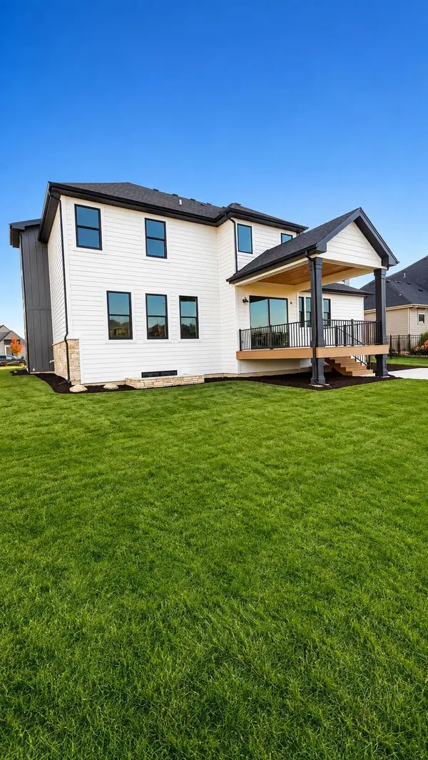 13350 Camas DR, St. John, IN 46373