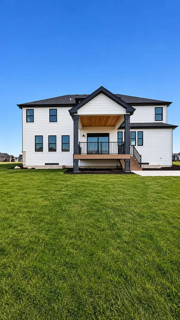 13350 Camas DR, St. John, IN 46373