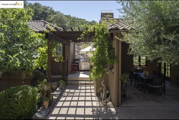 3165 Wooden Valley Rd, Napa, CA 94558-9399