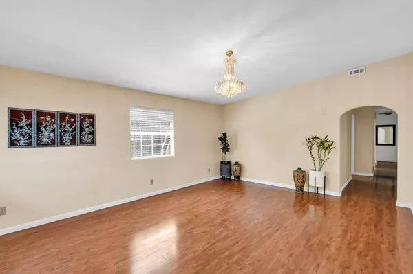 4436 78th ST, Sacramento, CA 95820