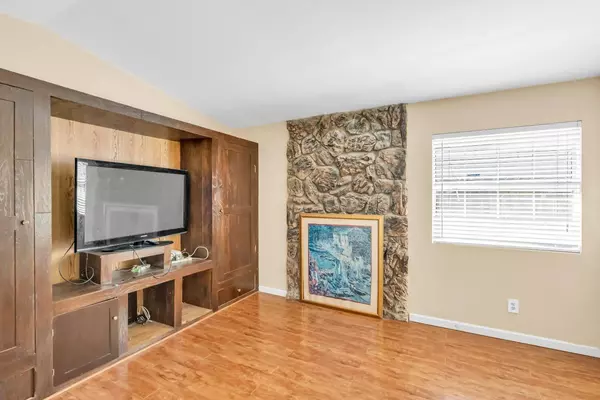 4436 78th ST, Sacramento, CA 95820