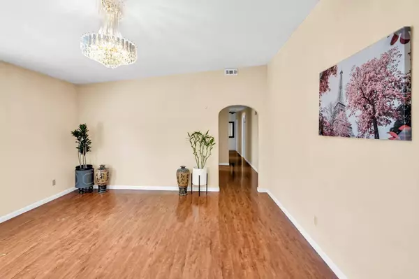 4436 78th ST, Sacramento, CA 95820