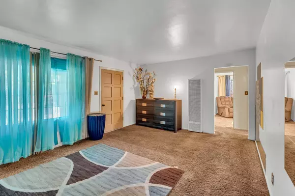 4472 El Cerrito WAY, Sacramento, CA 95820