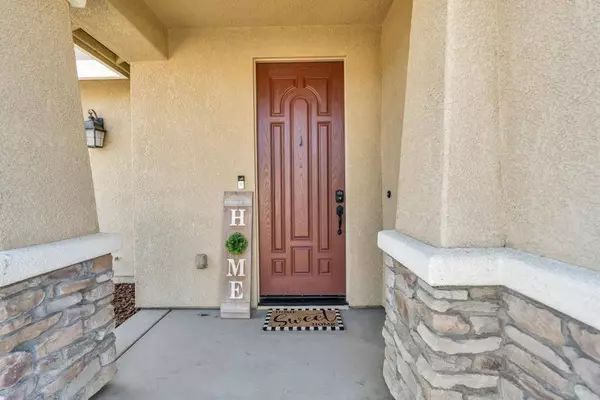 8012 Maiss WAY, Elk Grove, CA 95757