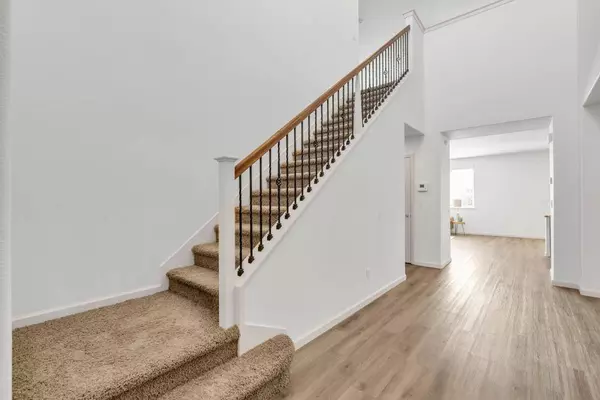 8012 Maiss WAY, Elk Grove, CA 95757