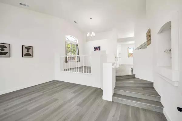 8941 W Bramblewood Way, Elk Grove, CA 95758